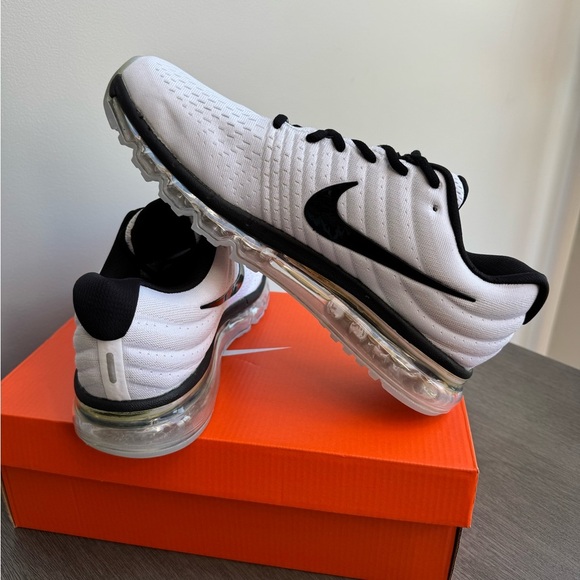 Nike Air Max 2017 - Picture 2 of 4